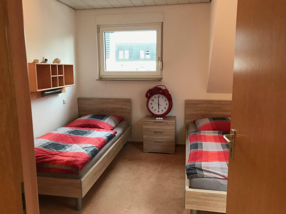 Messe Cgn/Dus Grossraeumige Wohnung In Guter Verkehrslage เลเวอร์คูเซน ภายนอก รูปภาพ