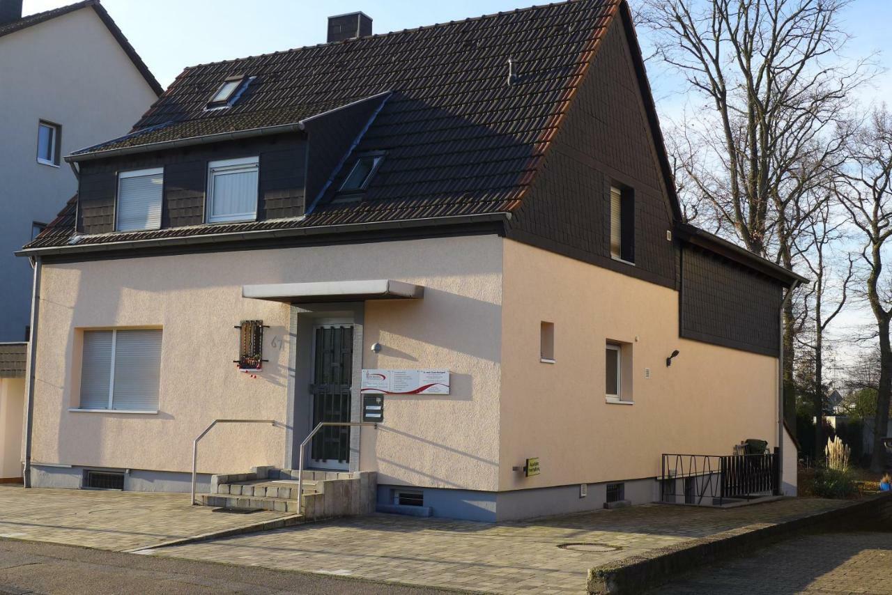 Messe Cgn/Dus Grossraeumige Wohnung In Guter Verkehrslage เลเวอร์คูเซน ภายนอก รูปภาพ